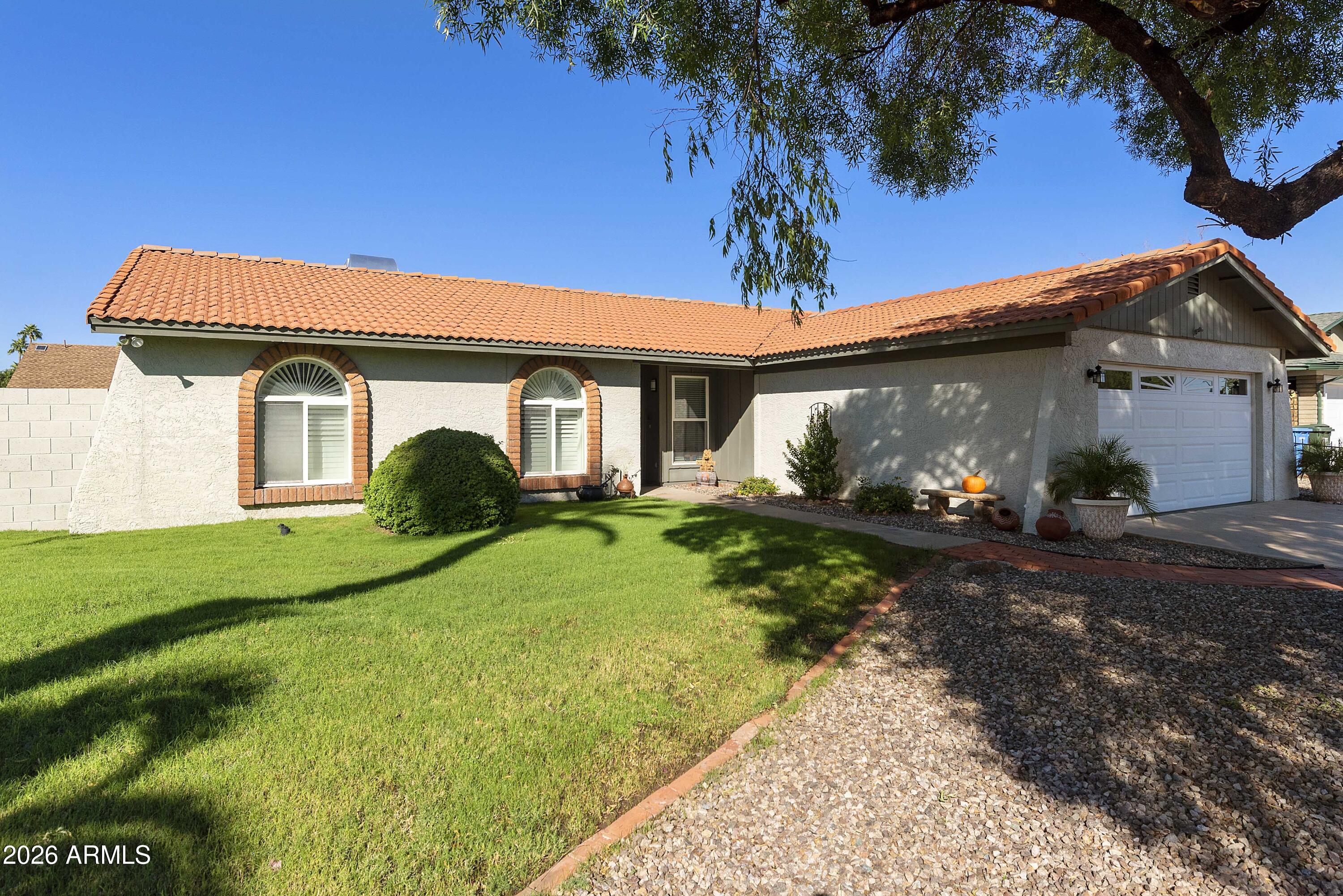 532 E RENEE Drive, Phoenix, AZ 85024