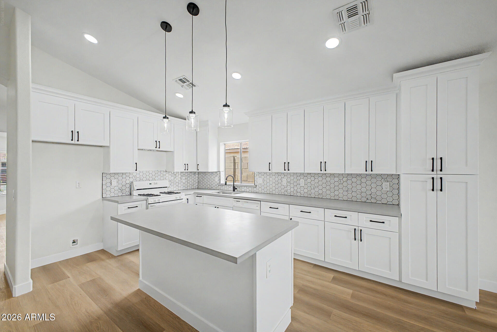 2507 N SEA Pines, Mesa, AZ 85215