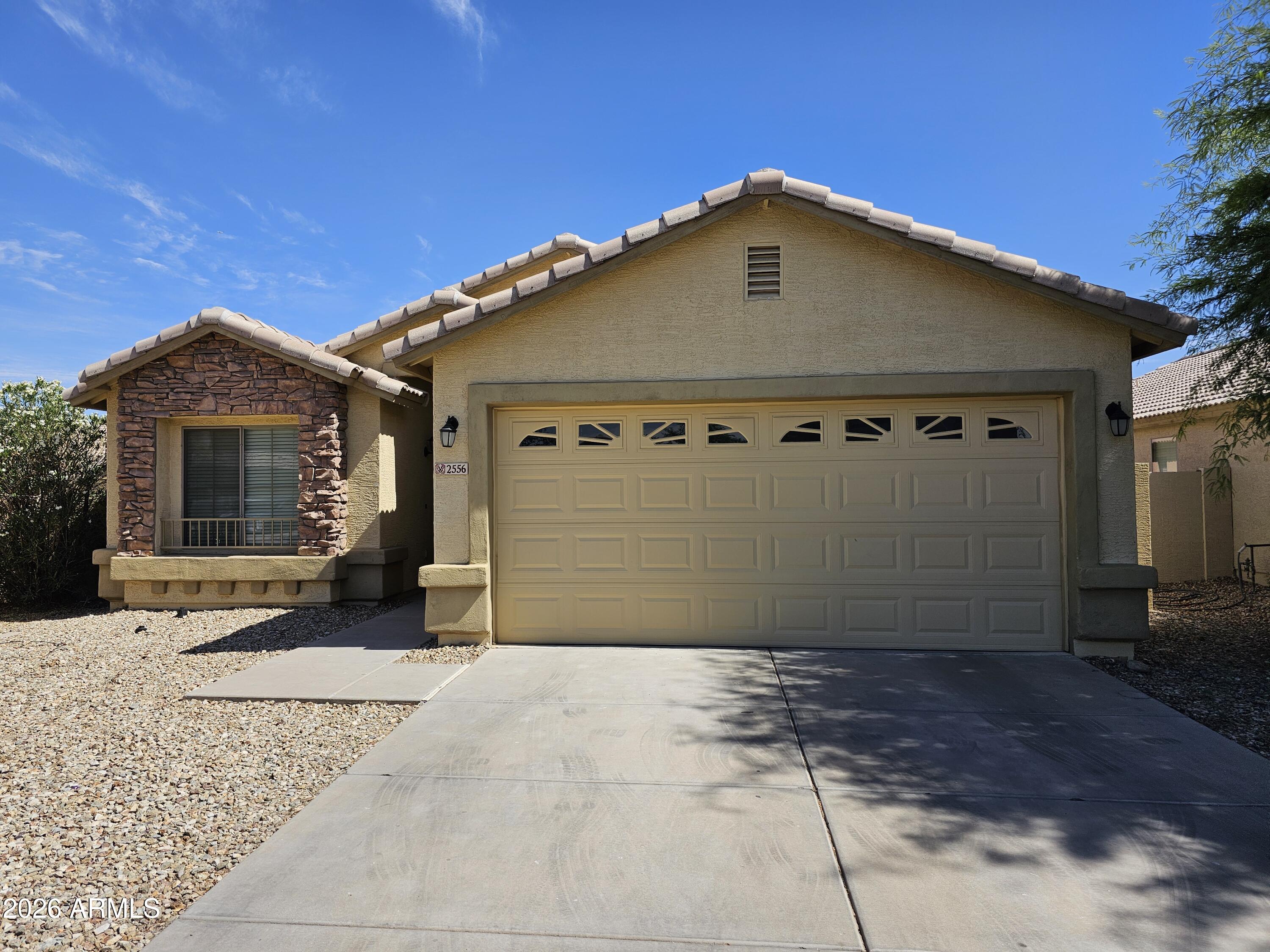 2556 W TAMARISK Avenue, Phoenix, AZ 85041