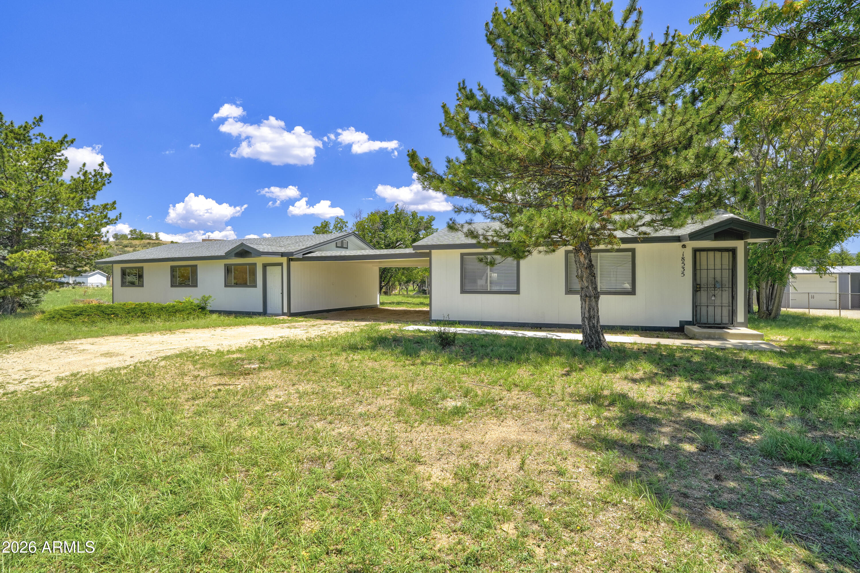 18535 S JOSEPH HODGE Road, Peeples Valley, AZ 86332