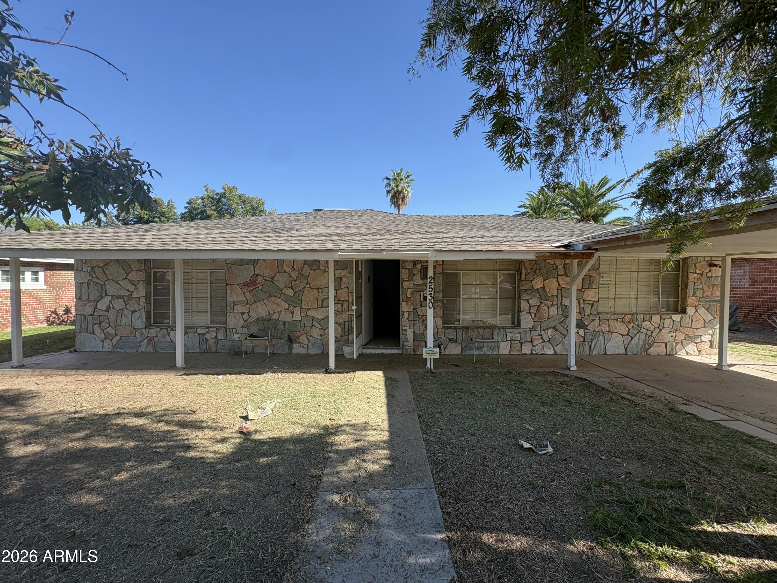2530 E GLENROSA Avenue, Phoenix, AZ 85016