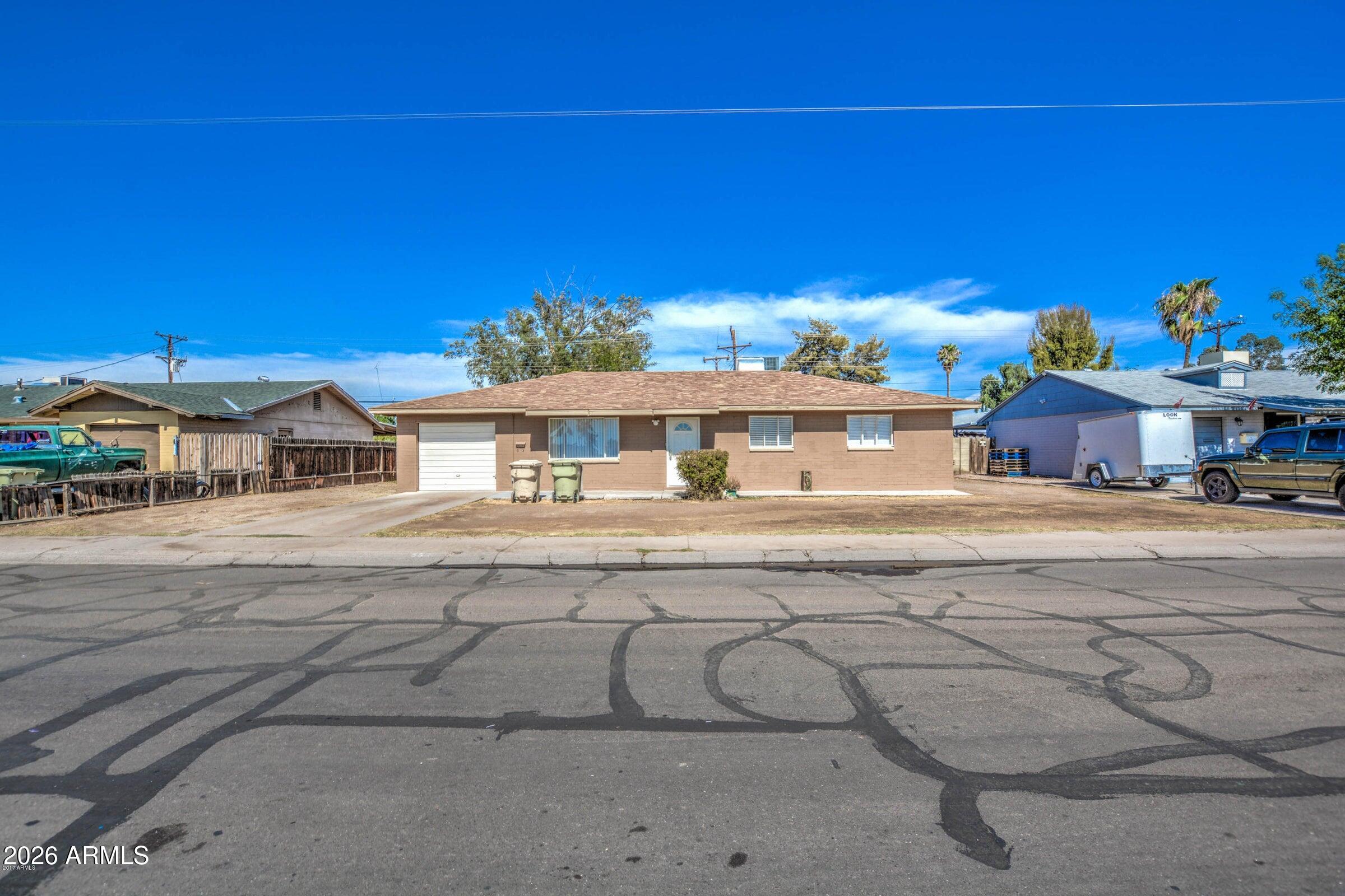 5633 N 65TH Avenue, Glendale, AZ 85301