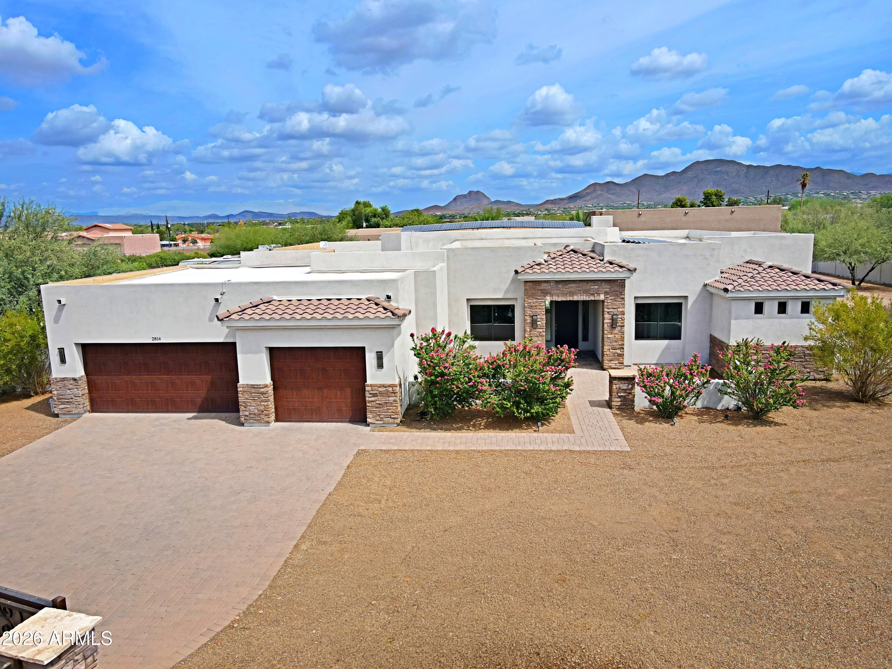 2814 W JORDON Lane, Phoenix, AZ 85086