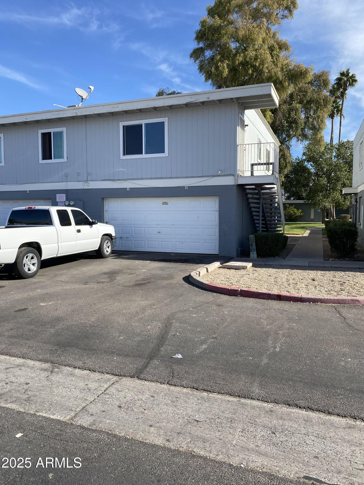 2687 W OCOTILLO Road, Phoenix, AZ 85017