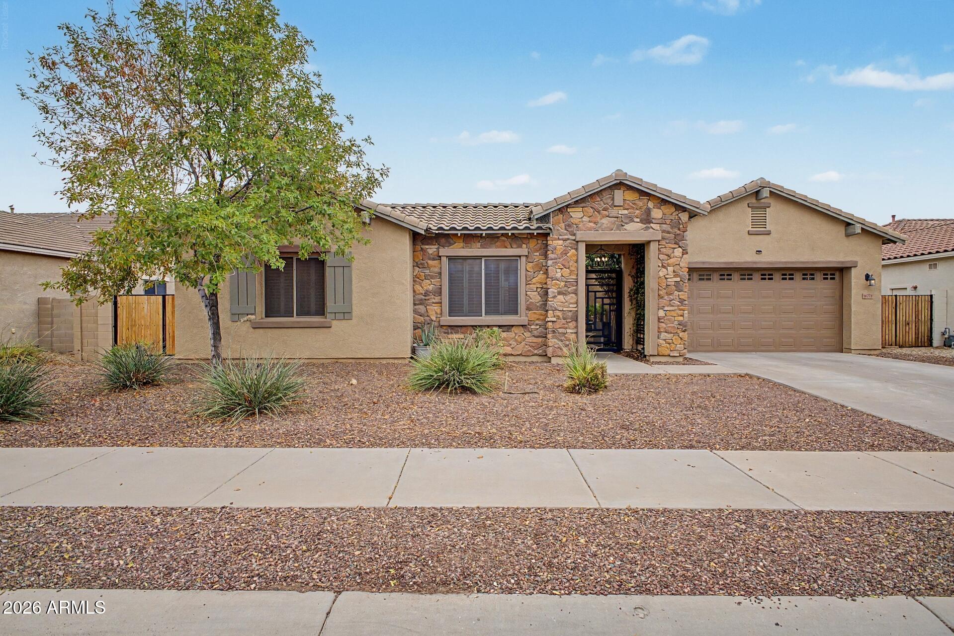 16773 W APACHE Street, Goodyear, AZ 85338