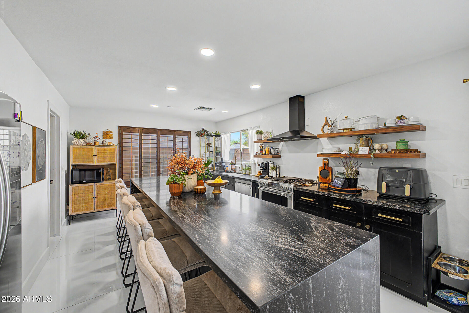 2443 W VIA DONA Road, Phoenix, AZ 85085