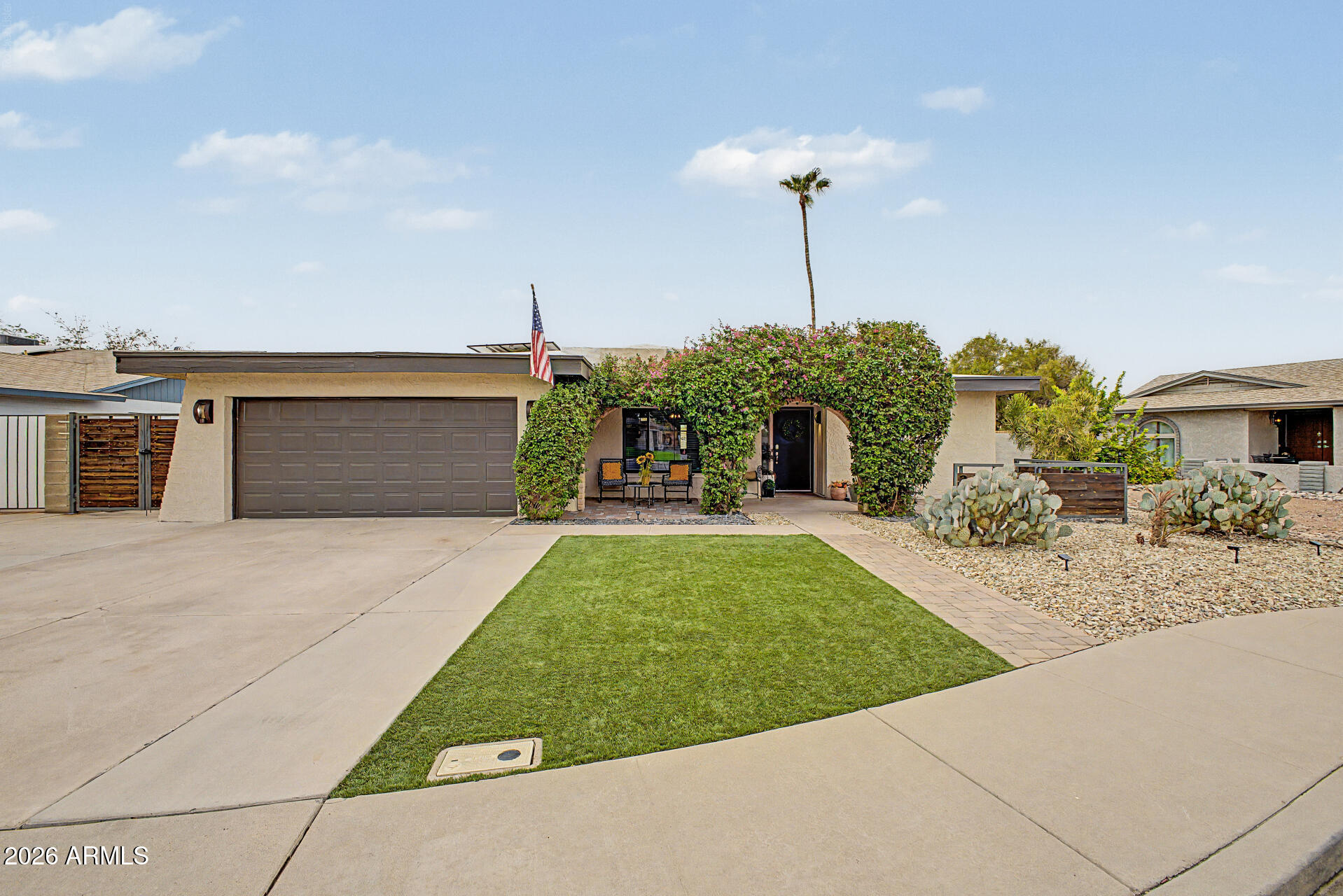2064 S NOCHE DE PAZ Street, Mesa, AZ 85202