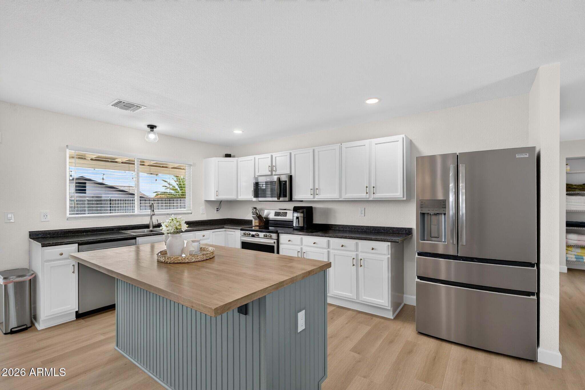 1414 N ROWEN Circle, Mesa, AZ 85207