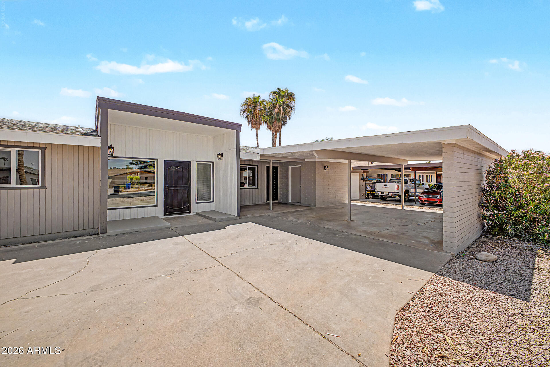 839 S SARANAC Avenue, Mesa, AZ 85208