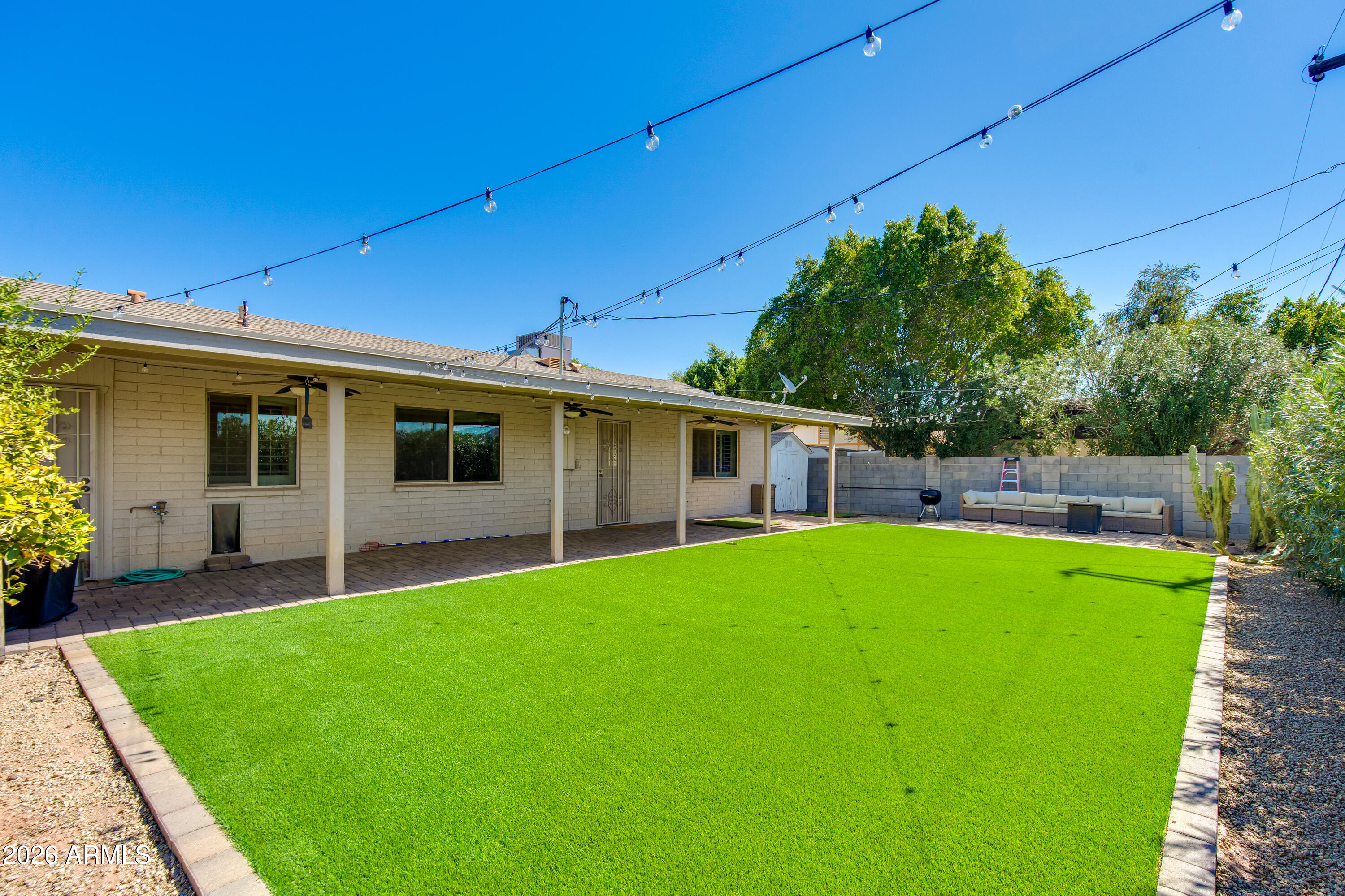 2801 E Mercer Lane, Phoenix, AZ 85028
