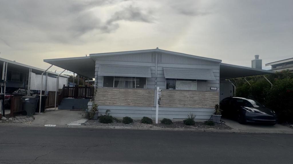 1225 Vienna Drive 321