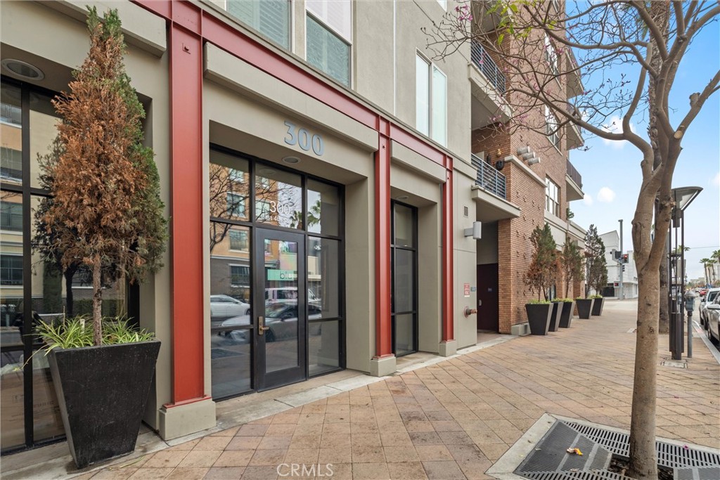 300 E 4th Street 201