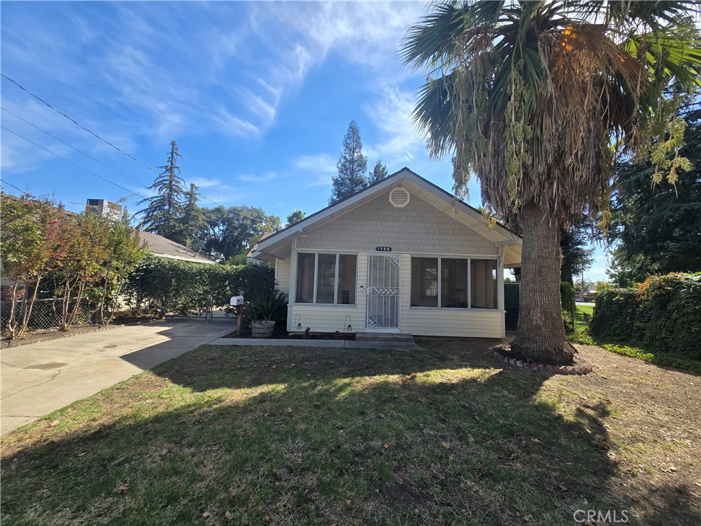 1758 ELM AVE