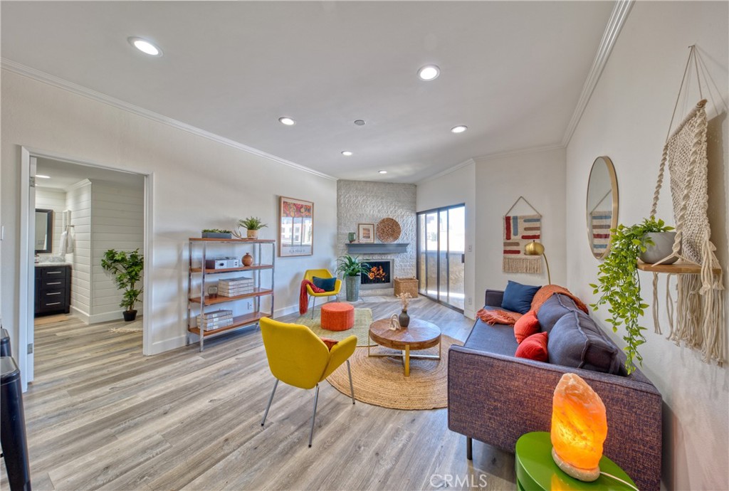 1665 Federal Avenue 302