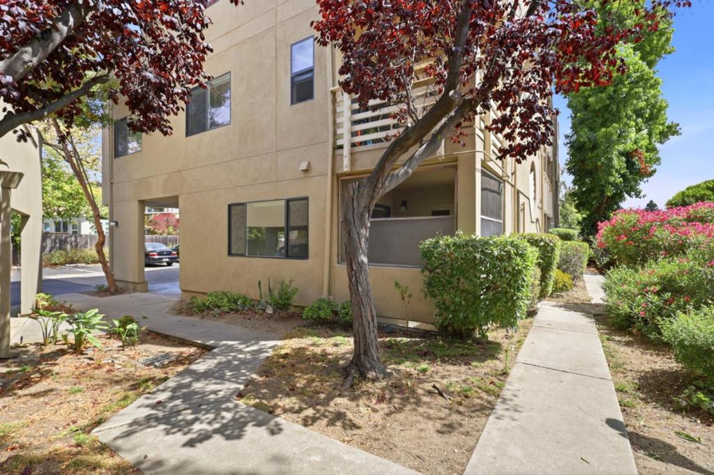 250 River Street 301