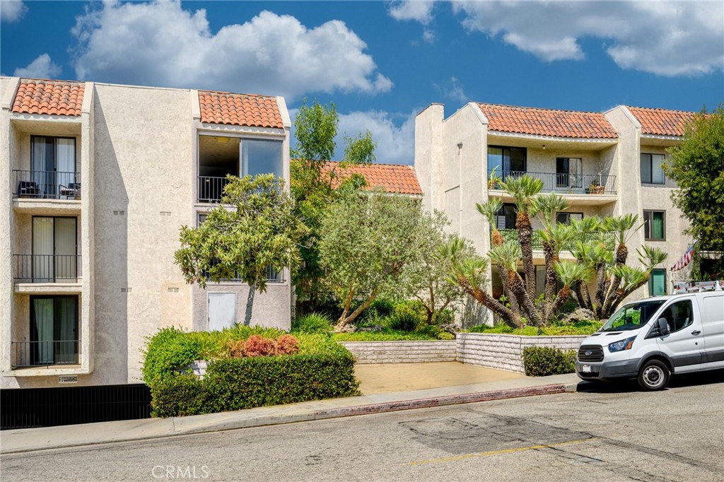 1401 Valley View 329