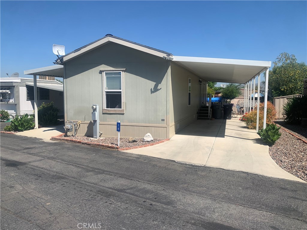 1600 S San Jacinto Ave 16
