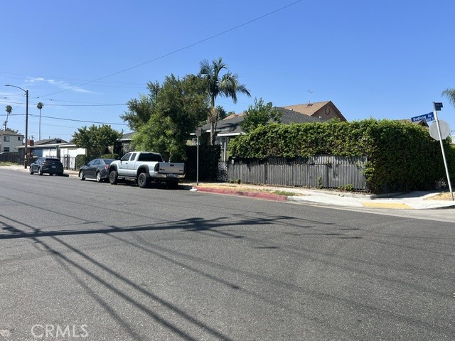 1202 W 90th