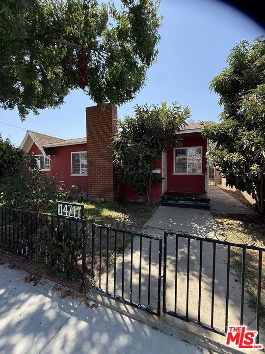 14711 Grevillea Avenue