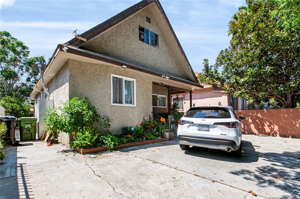 1208 E 34th Street Los Angeles CA