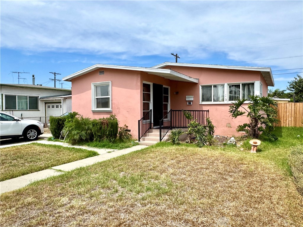 823 E 102nd