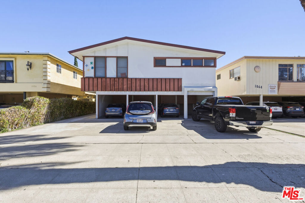 1058 Wooster 6