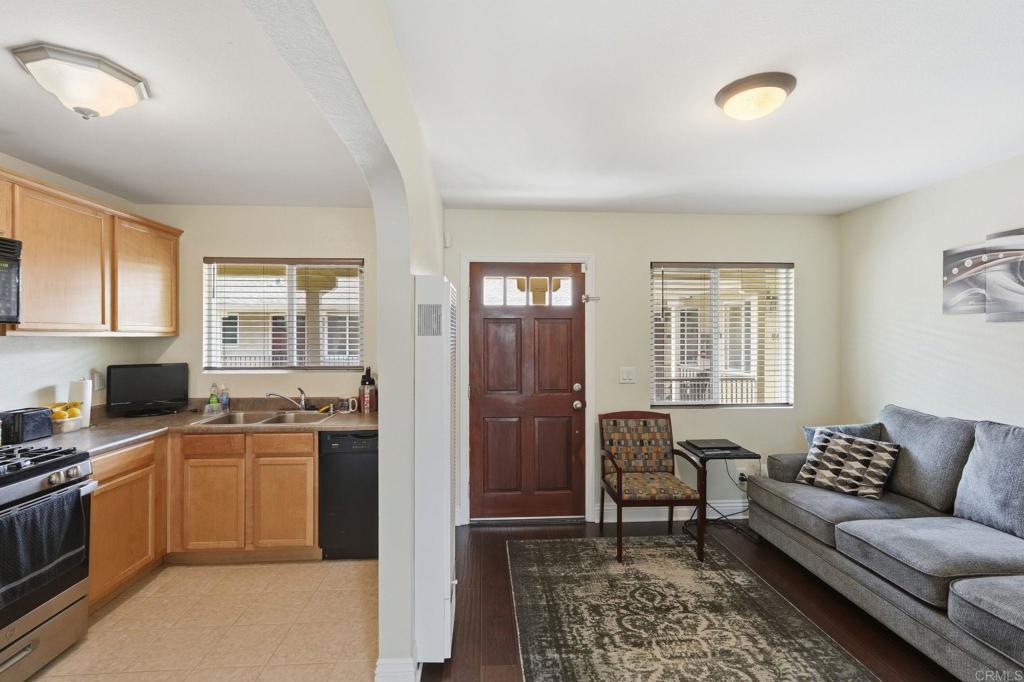 320 J Avenue 92