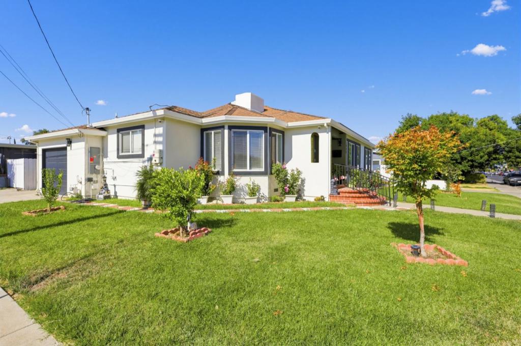 628 Carpino Avenue