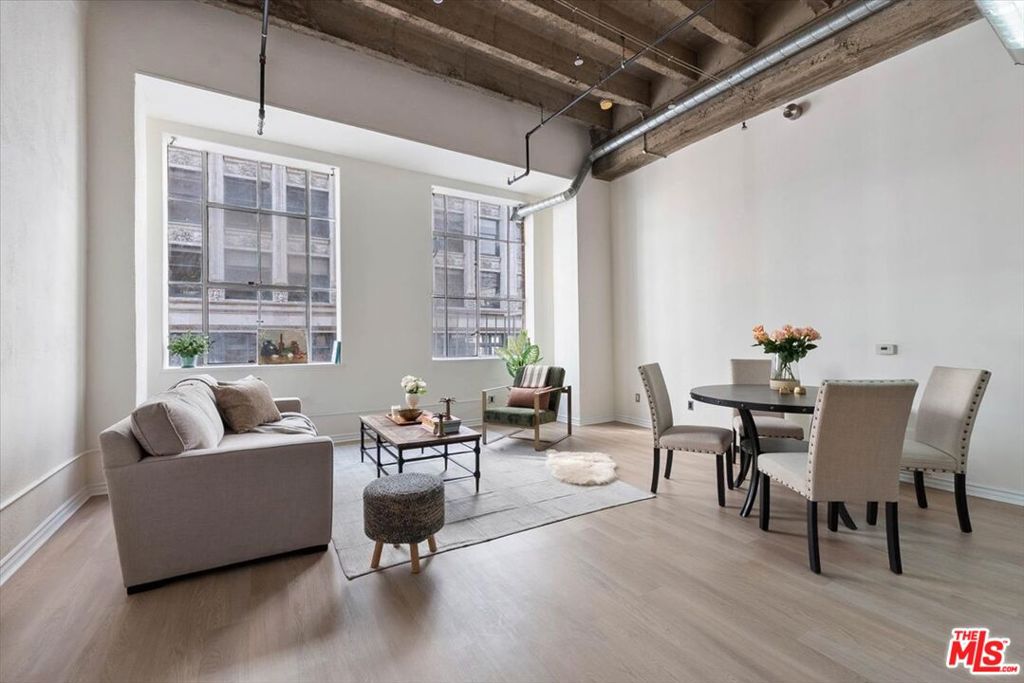 312 W 5th Street 222