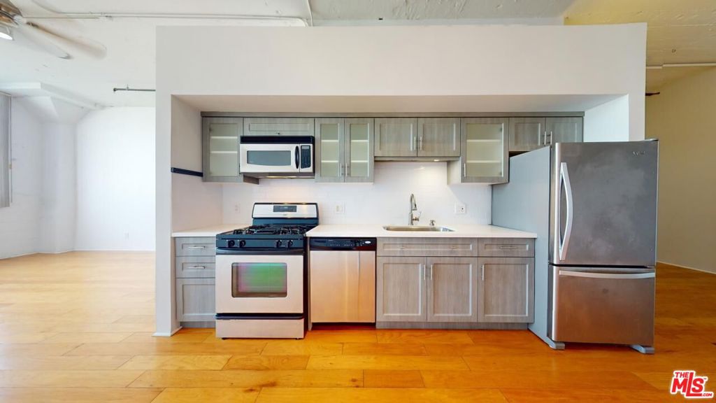 420 S San Pedro Street 421