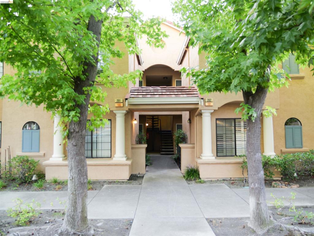 5022 Lakeview Dr 202