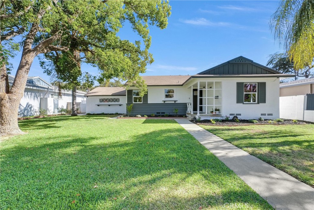 1204 Riverside