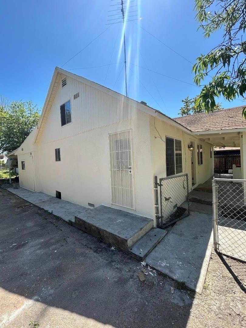 112 E Street