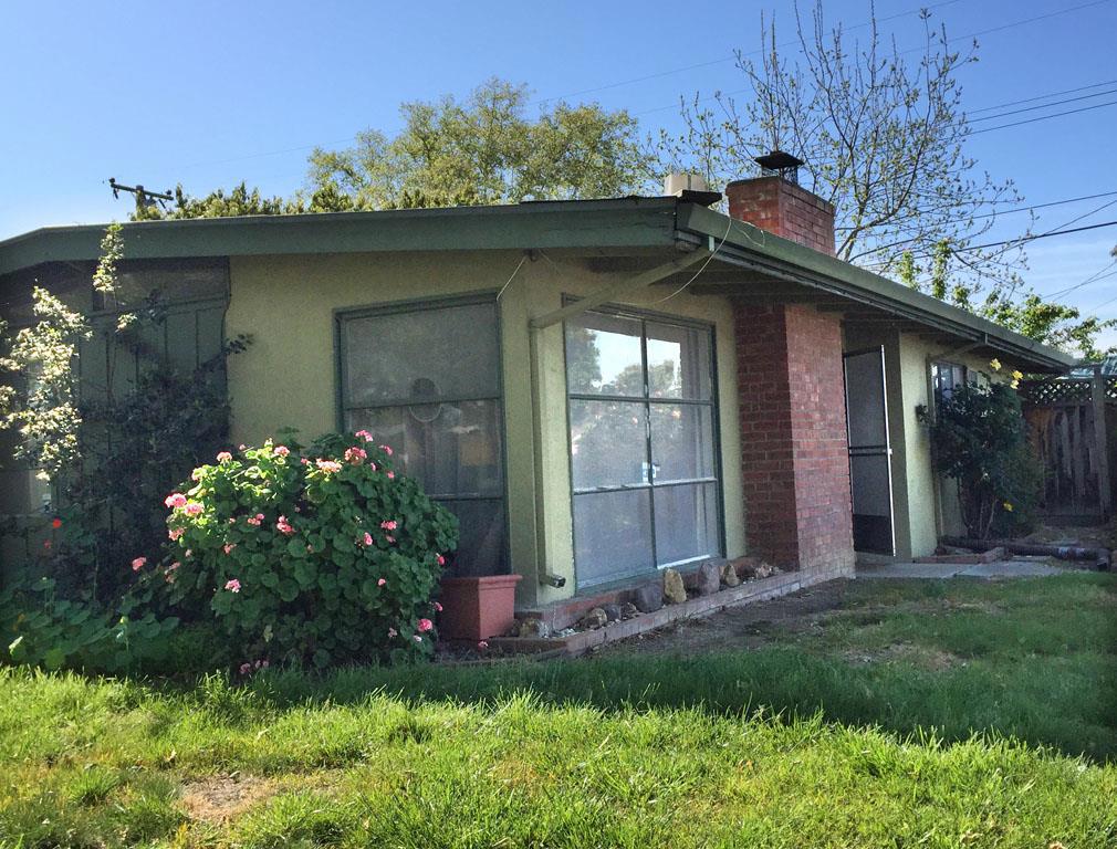 989 Cherry Lane