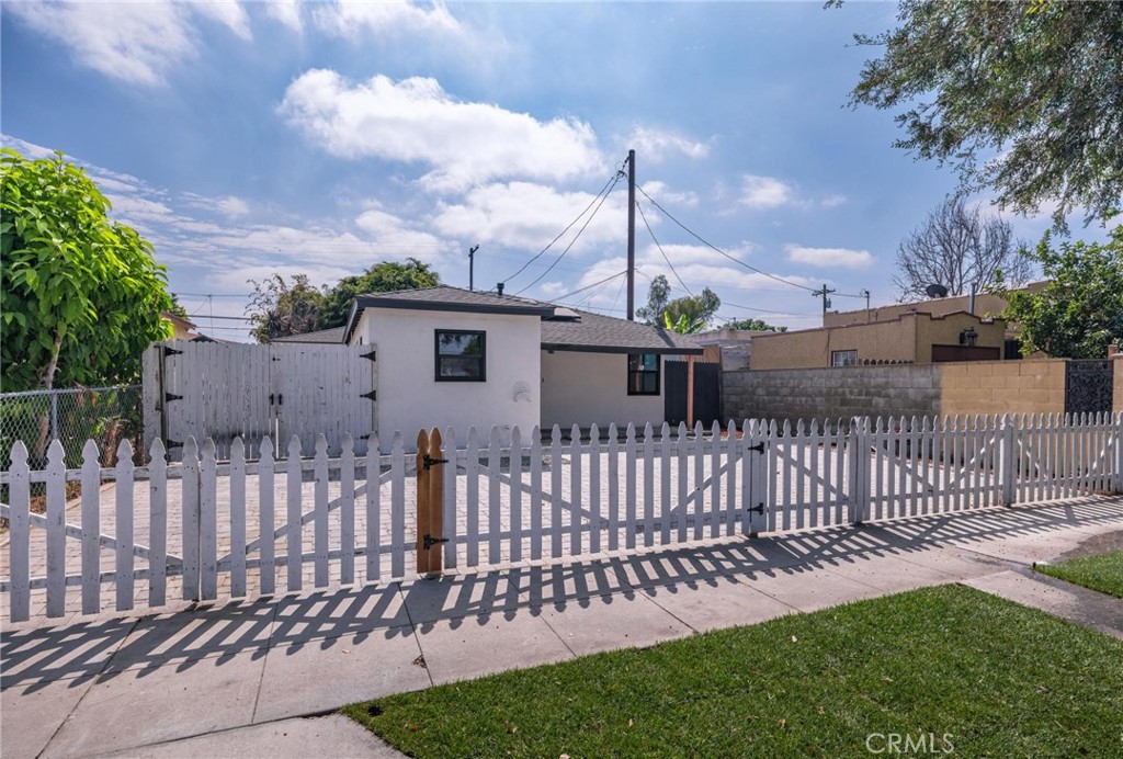 5910 Walnut Ave