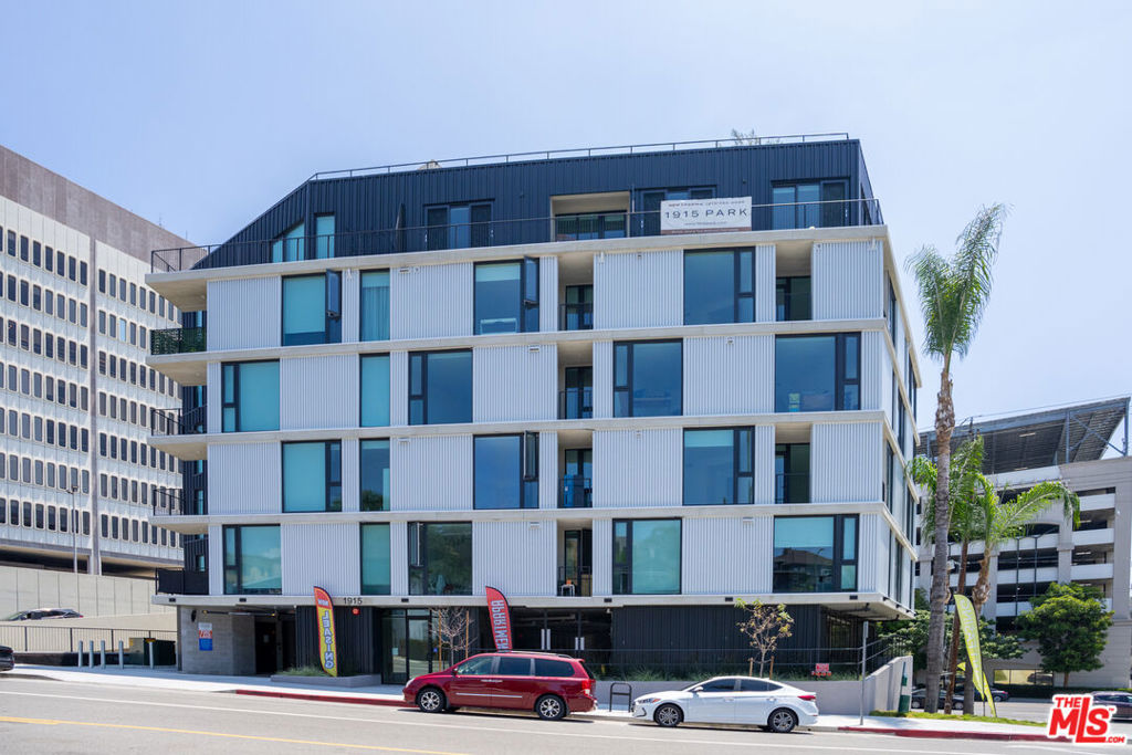 1915 Park Avenue