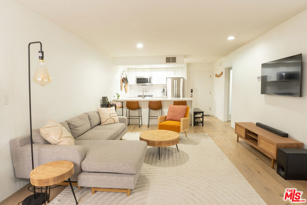 740 N Kings Road 122