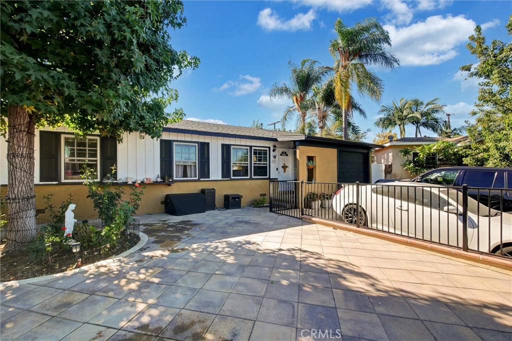 227 Oak Place