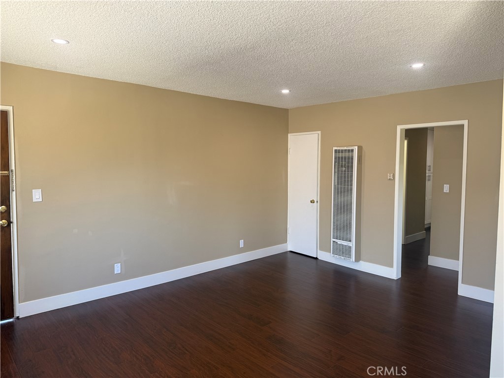 600 E Acacia Avenue 6