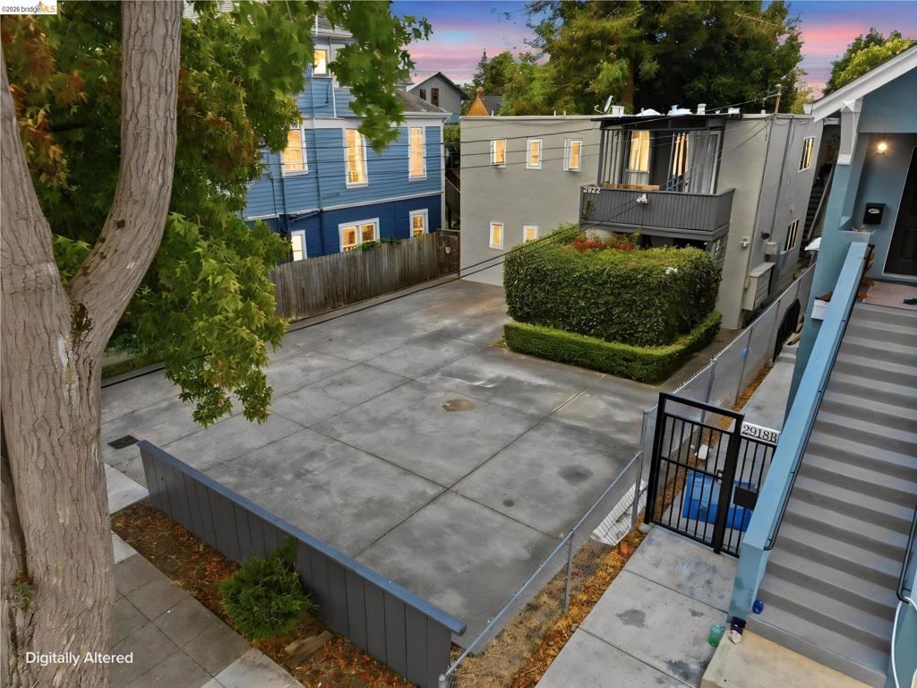 2922 Otis St