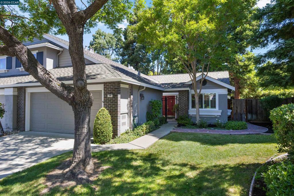 109 Blossom Ct
