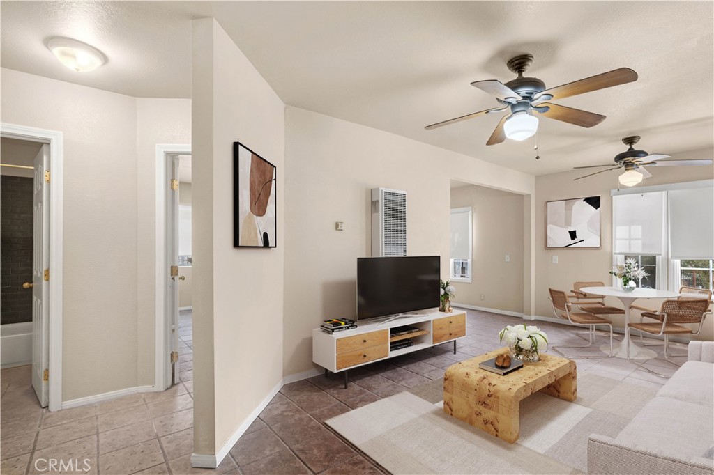 7319 S Normandie