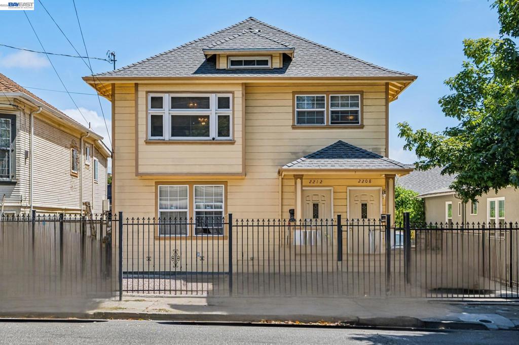 2212 25Th Ave