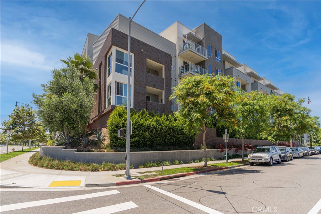 12655 Bluff Creek