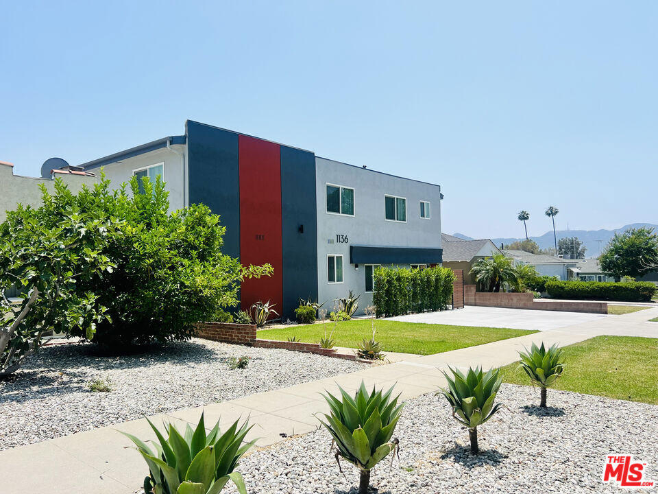 1136 SPAZIER Avenue 6