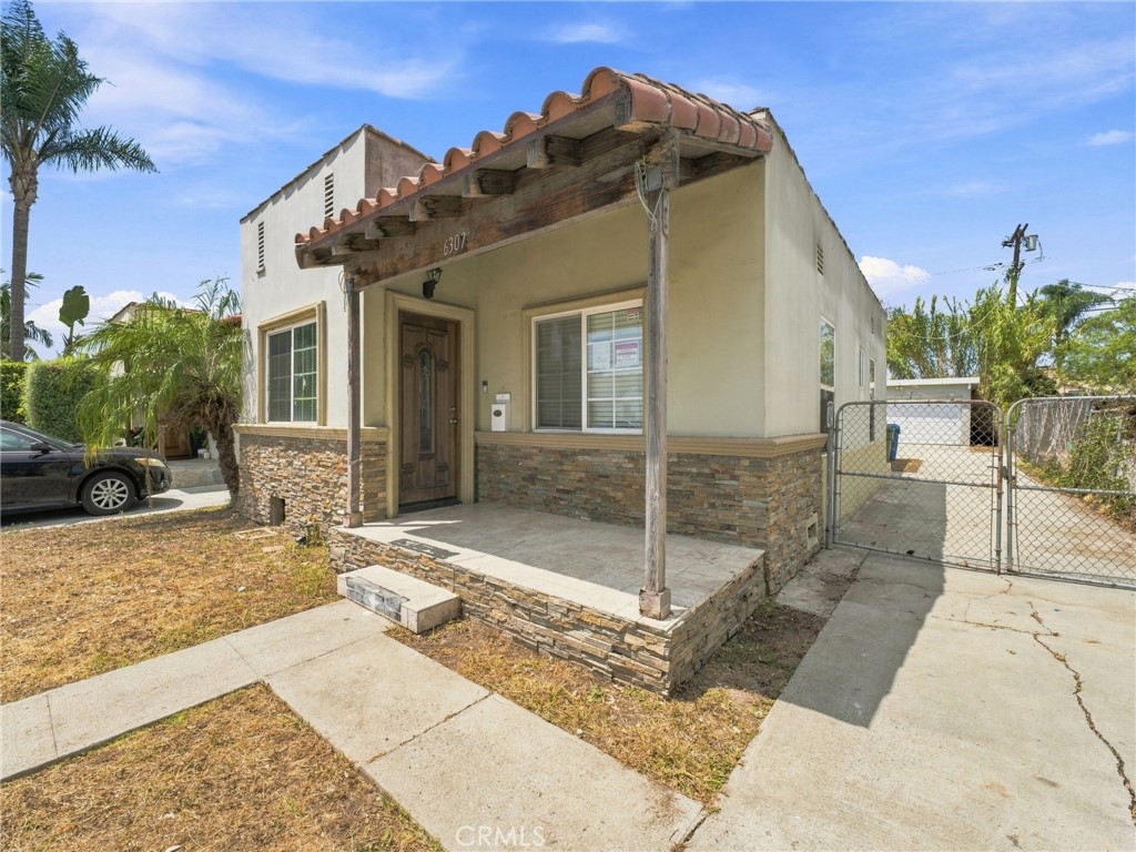 6307 S Harcourt Avenue