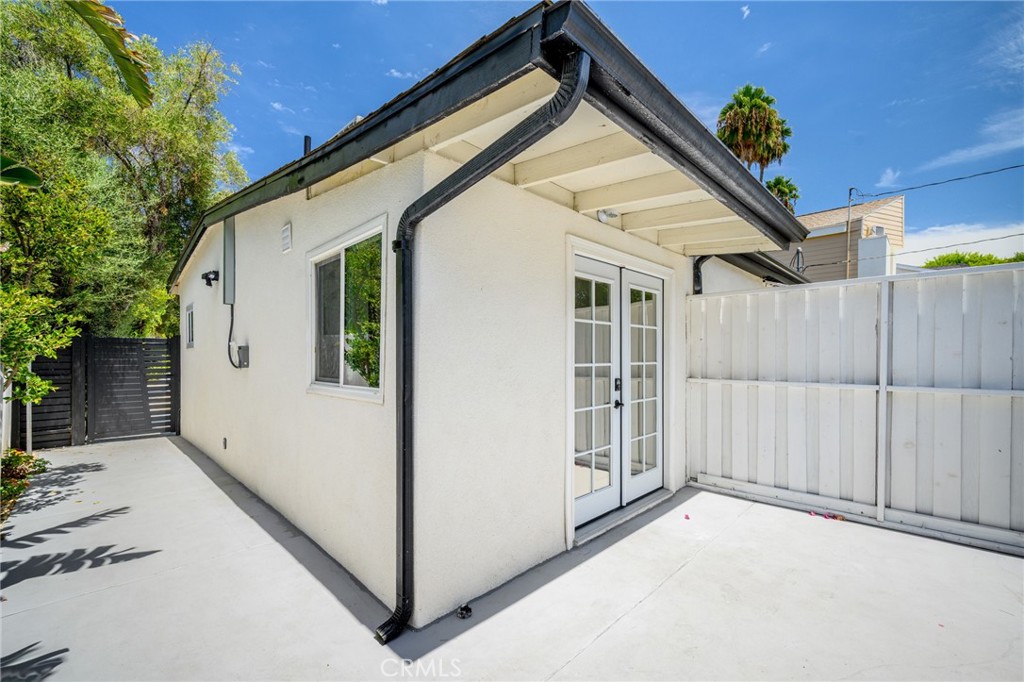 22432 Burbank 1/2
