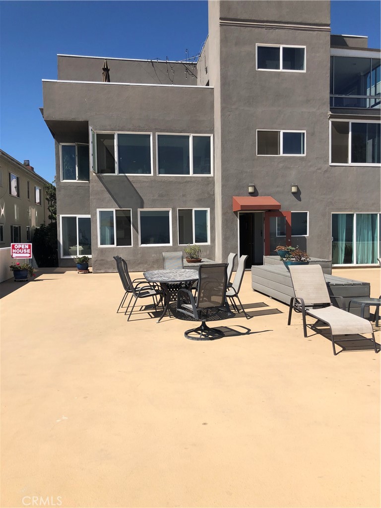 1174 E Ocean Boulevard 7