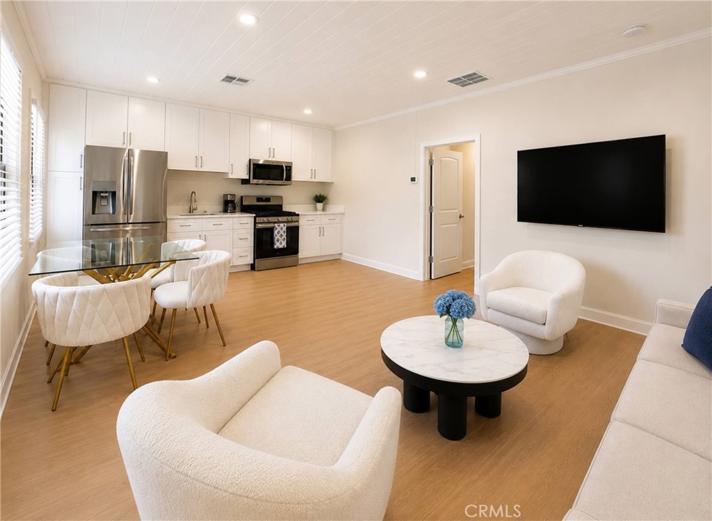 5922 Colfax
