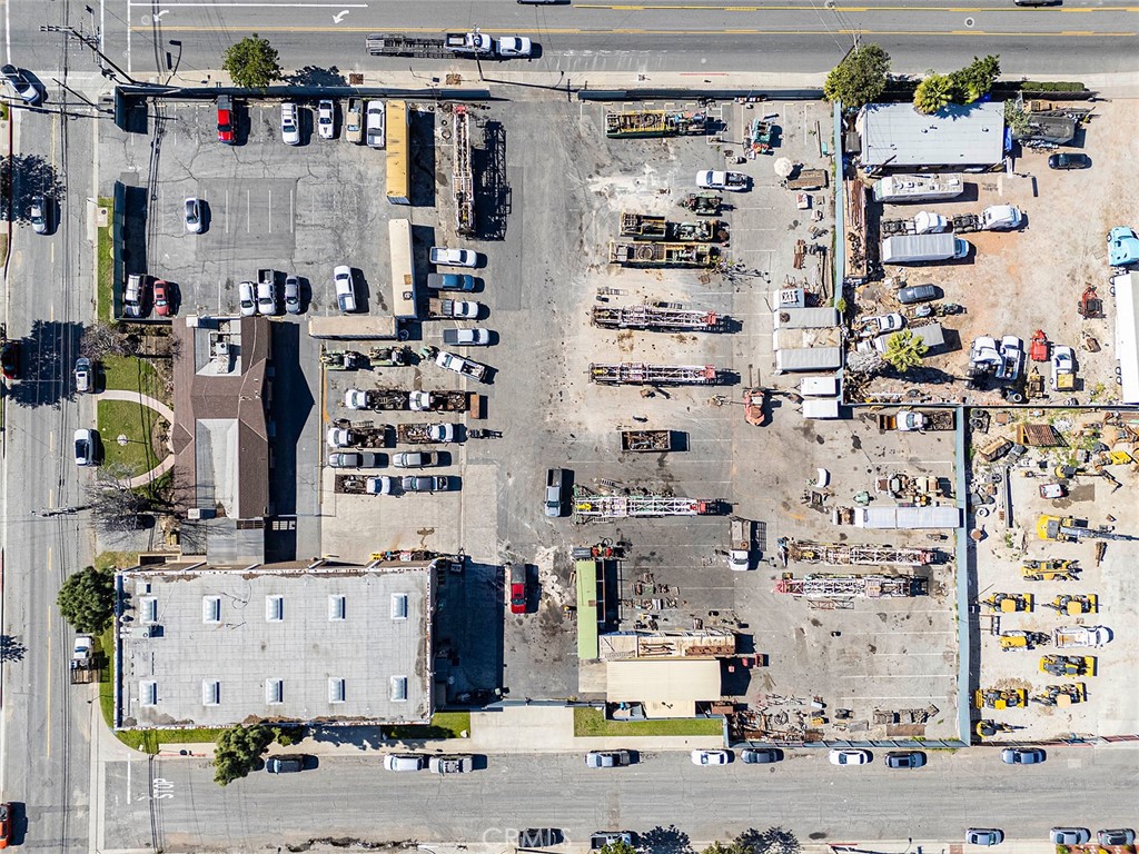 1241 E Burnett